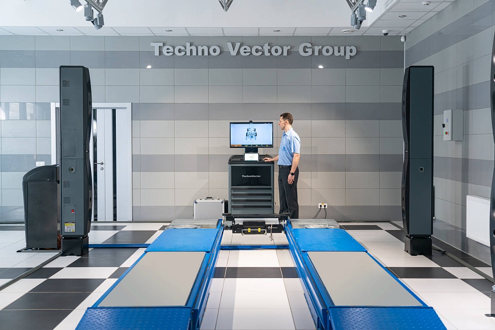 V 8218 SMARTLIGHT Стенд развал схождения Техно Вектор 8